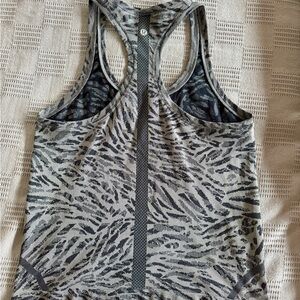 Lululemon gym tank top